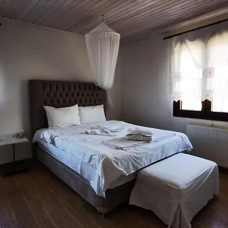 Βίλα Rural Private Pool, Bbq, Court ,20' Airport Nea Kallikrateia