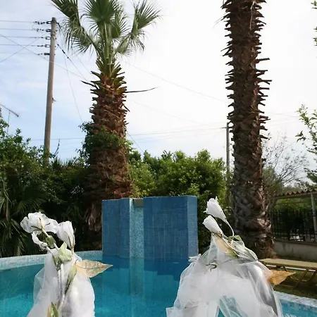 Rural Private Pool, Bbq, Court ,20' Airport *