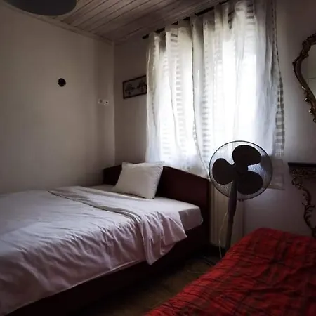 Rural Private Pool, Bbq, Court ,20' Airport Villa *