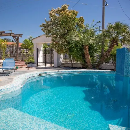 Rural Private Pool, Bbq, Court ,20' Airport ヴィラ