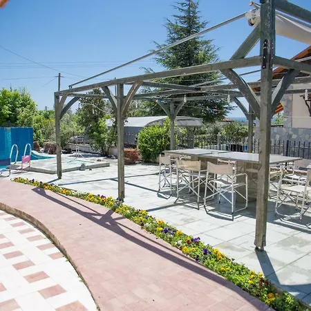 Rural Private Pool, Bbq, Court ,20' Airport