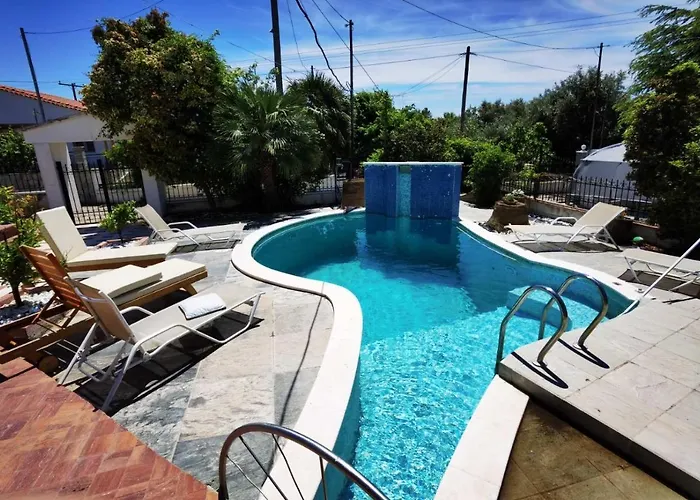 Rural Private Pool, Bbq, Court ,20' Airport