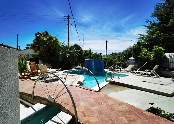 Rural Private Pool, Bbq, Court ,20' Airport