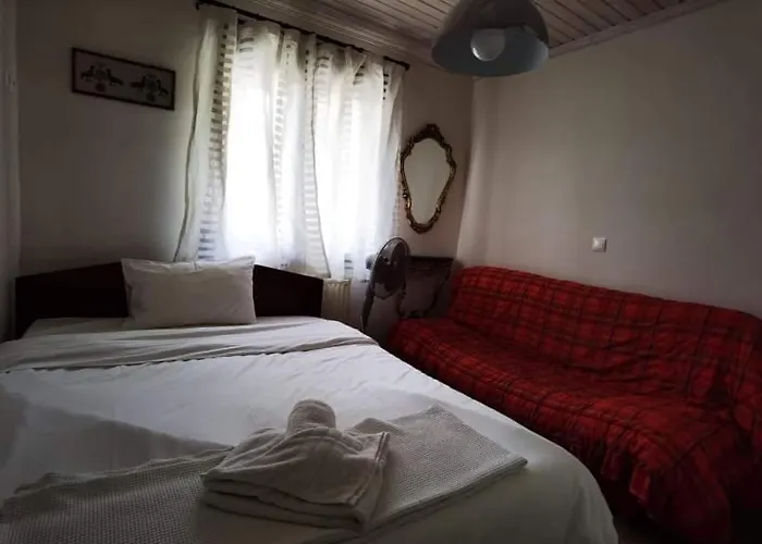 Rural Private Pool, Bbq, Court ,20' Airport Villa