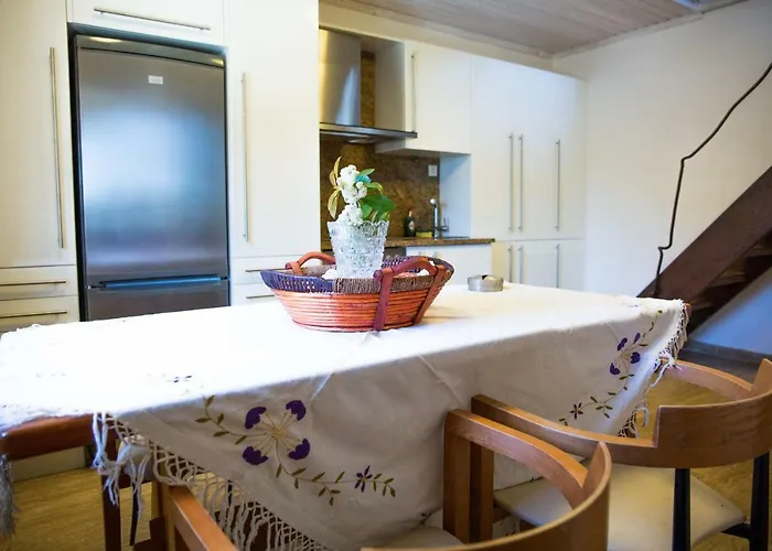 Rural Private Pool, Bbq, Court ,20' Airport Villa