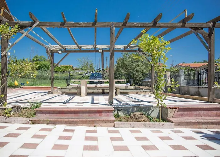Rural Private Pool, Bbq, Court ,20' Airport Nea Kallikrateia
