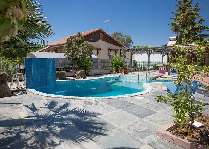 Rural Private Pool, Bbq, Court ,20' Airport