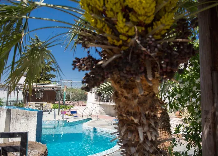 Rural Private Pool, Bbq, Court ,20' Airport