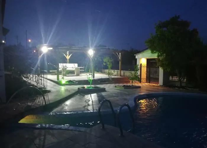 Rural Private Pool, Bbq, Court ,20' Airport * Nea Kallikrateia