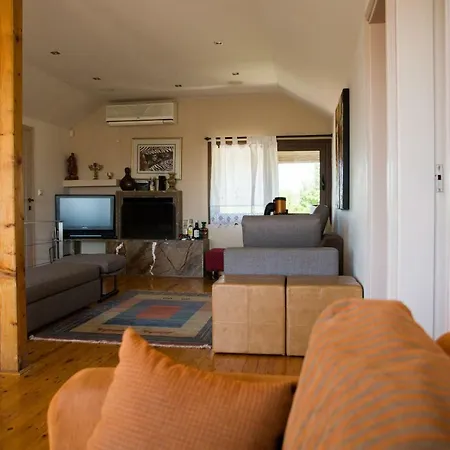 Villa Rural Private Pool, Bbq, Court ,20' Airport Nea Kallikrateia
