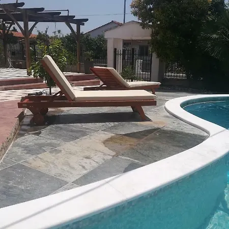 Willa Rural Private Pool, Bbq, Court ,20' Airport Nea Kallikrateia